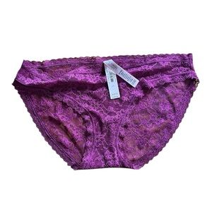 Victoria’s Secret Small Lace Bikini Panty Underwear NEW

New with tags